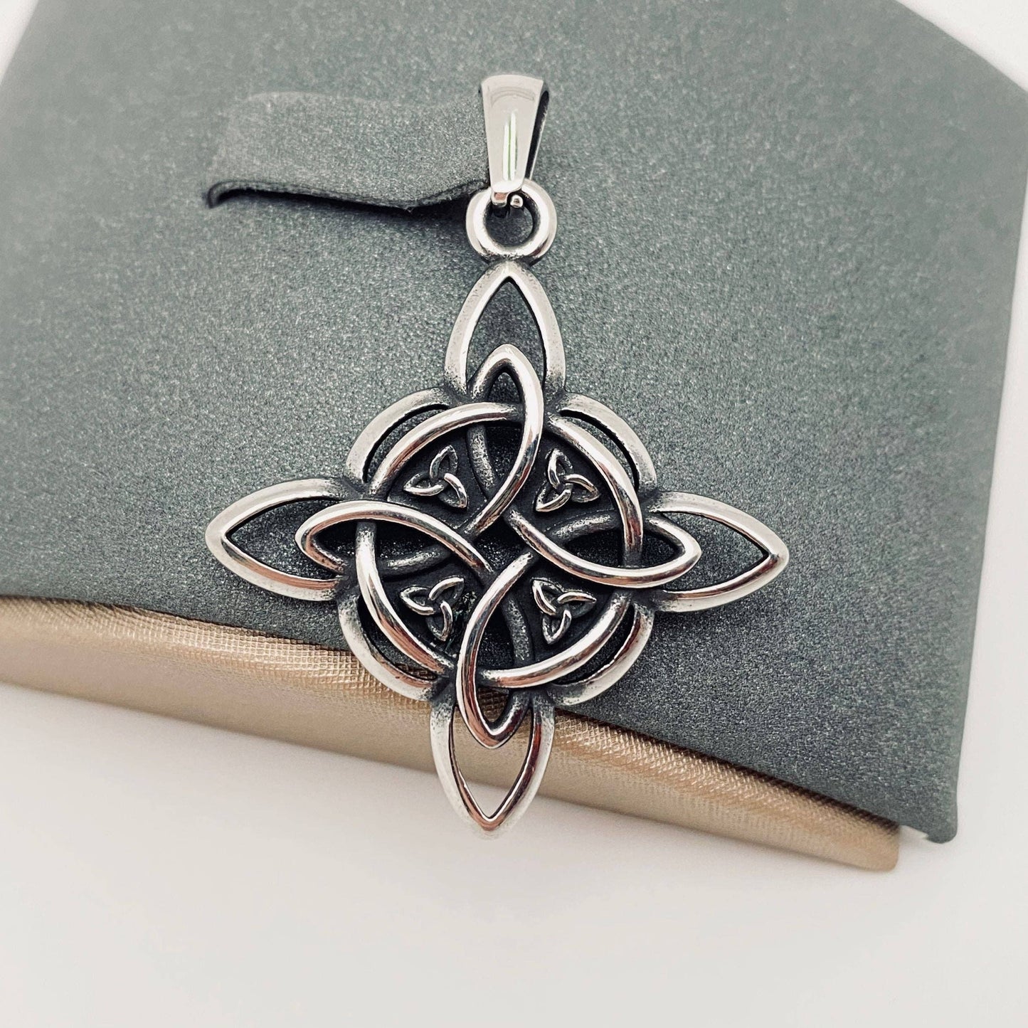Viking Celtic Knot Stainless Steel Pendant - MJ/MNP: Single pendant